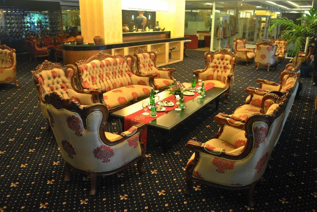Bumi Senyiur Hotel Samarinda Exteriör bild