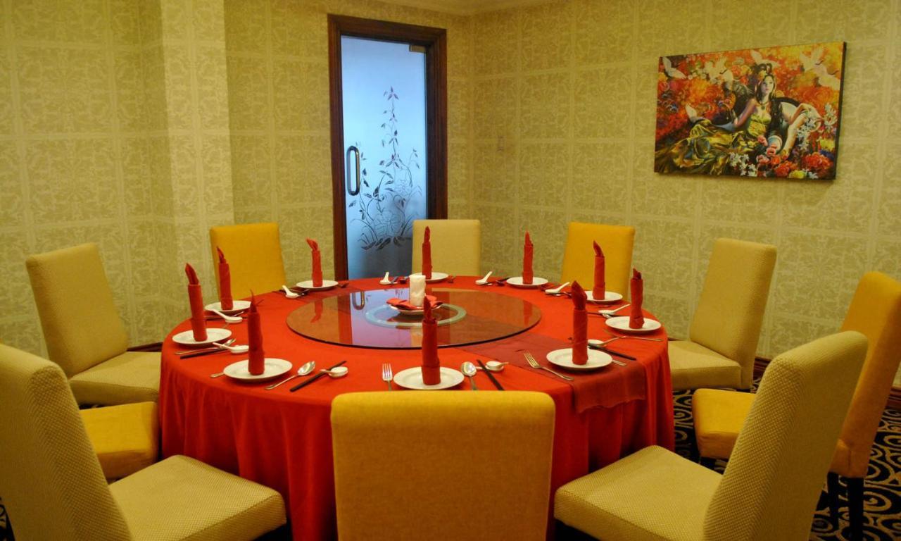 Bumi Senyiur Hotel Samarinda Exteriör bild