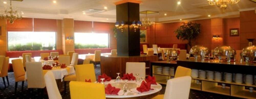Bumi Senyiur Hotel Samarinda Exteriör bild